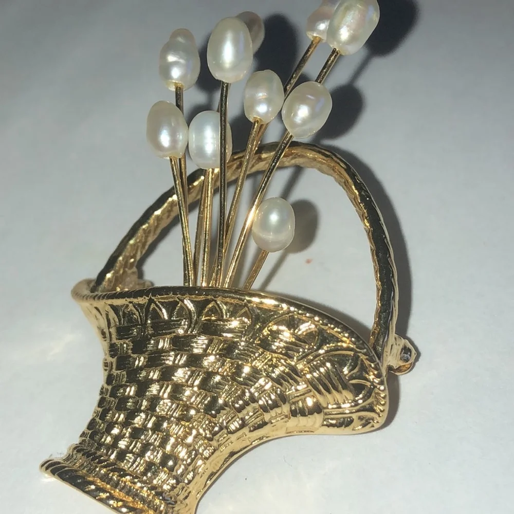 Vintage elegant gold